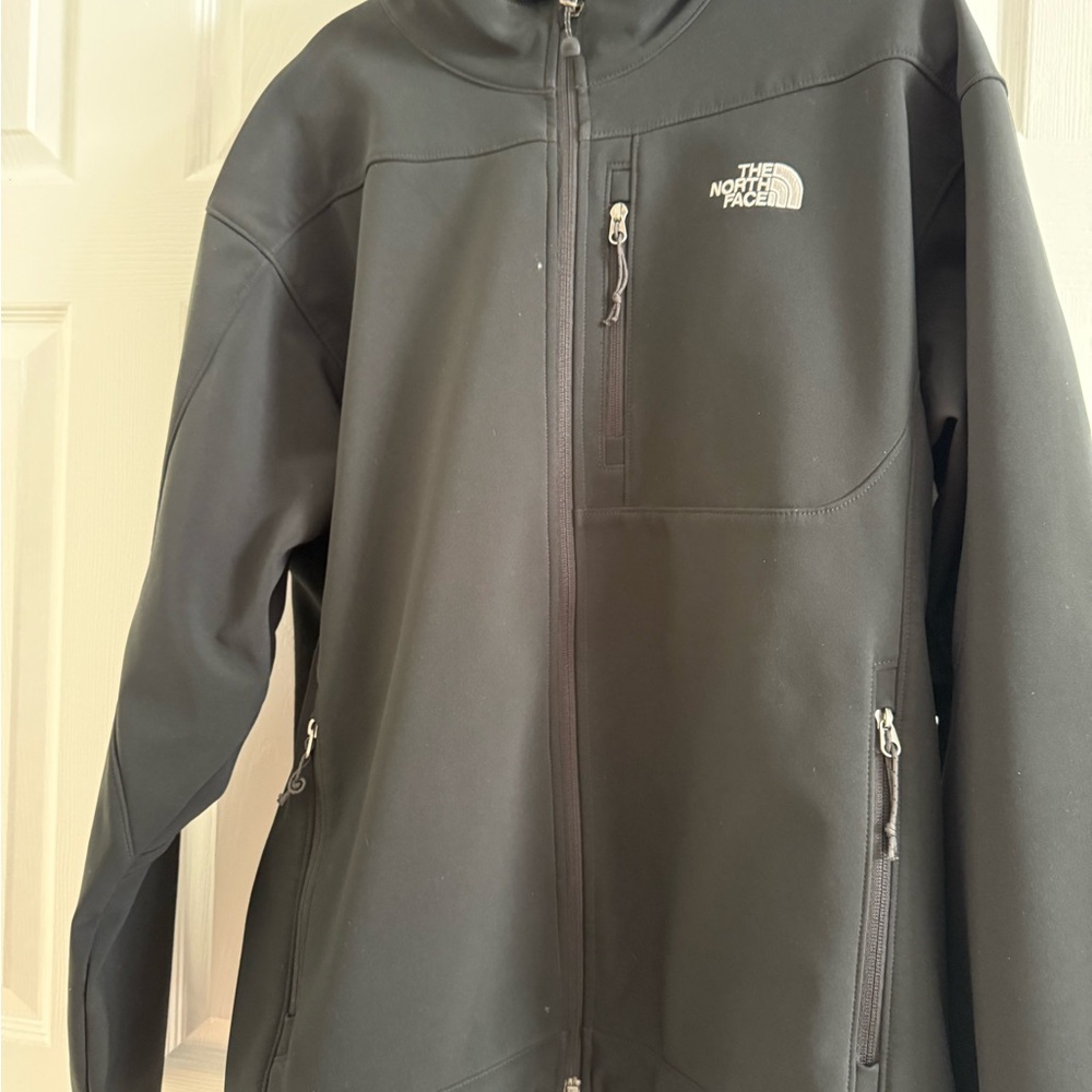 Men’s North Face jacket , barely used .